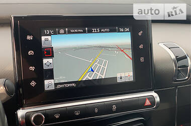 Внедорожник / Кроссовер Citroen C4 Cactus 2015 в 