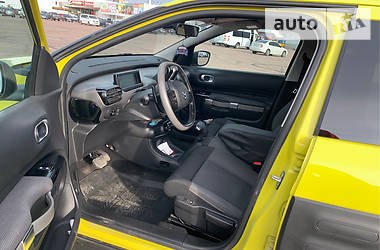 Внедорожник / Кроссовер Citroen C4 Cactus 2015 в 