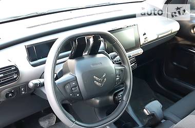 Позашляховик / Кросовер Citroen C4 Cactus 2017 в 