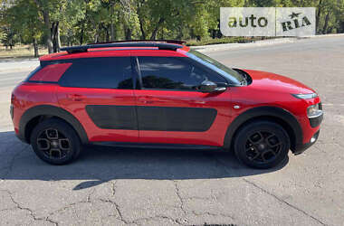 Внедорожник / Кроссовер Citroen C4 Cactus 2016 в 
