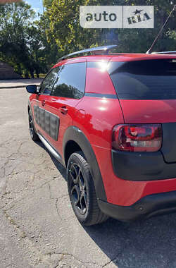 Внедорожник / Кроссовер Citroen C4 Cactus 2016 в 
