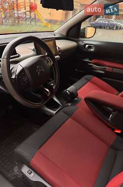 Внедорожник / Кроссовер Citroen C4 Cactus 2016 в 