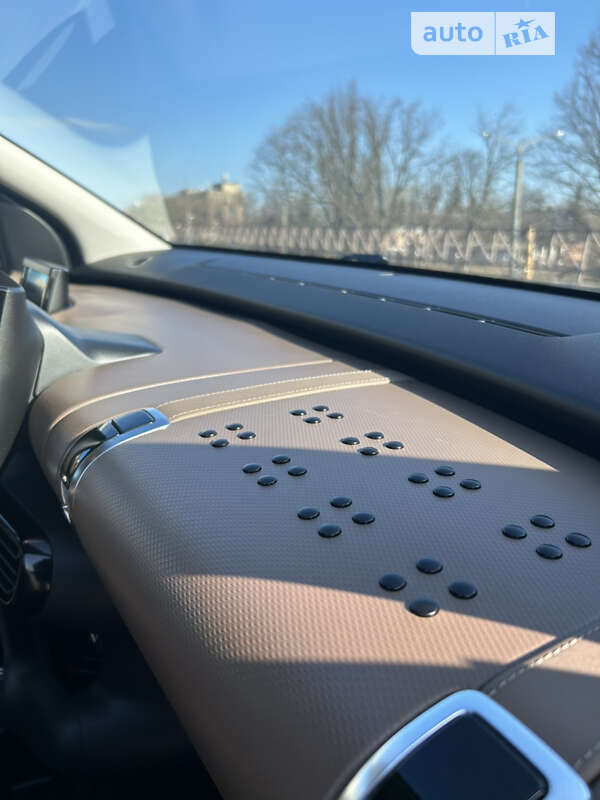 Внедорожник / Кроссовер Citroen C4 Cactus 2014 в Харькове