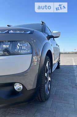 Внедорожник / Кроссовер Citroen C4 Cactus 2014 в 