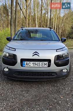 Внедорожник / Кроссовер Citroen C4 Cactus 2015 в 