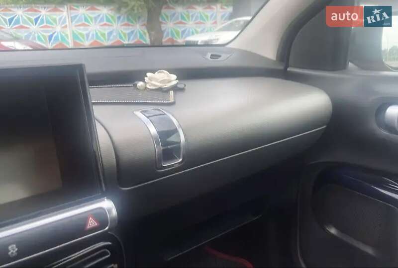 Внедорожник / Кроссовер Citroen C4 Cactus 2015 в Киеве