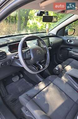 Внедорожник / Кроссовер Citroen C4 Cactus 2016 в 