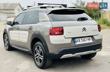 Внедорожник / Кроссовер Citroen C4 Cactus 2016 в 