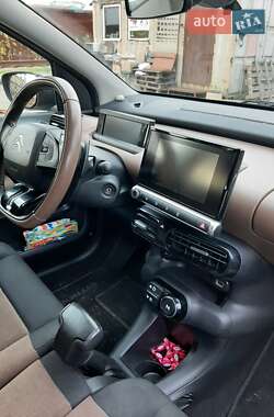 Внедорожник / Кроссовер Citroen C4 Cactus 2016 в 