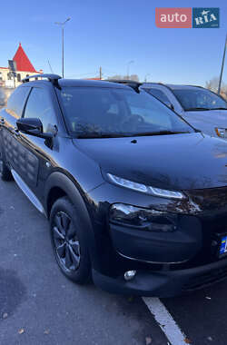 Внедорожник / Кроссовер Citroen C4 Cactus 2015 в 