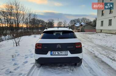 Внедорожник / Кроссовер Citroen C4 Cactus 2015 в 