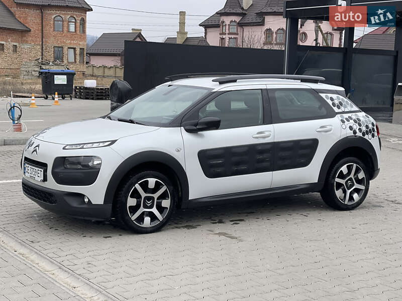 Внедорожник / Кроссовер Citroen C4 Cactus 2015 в Черновцах