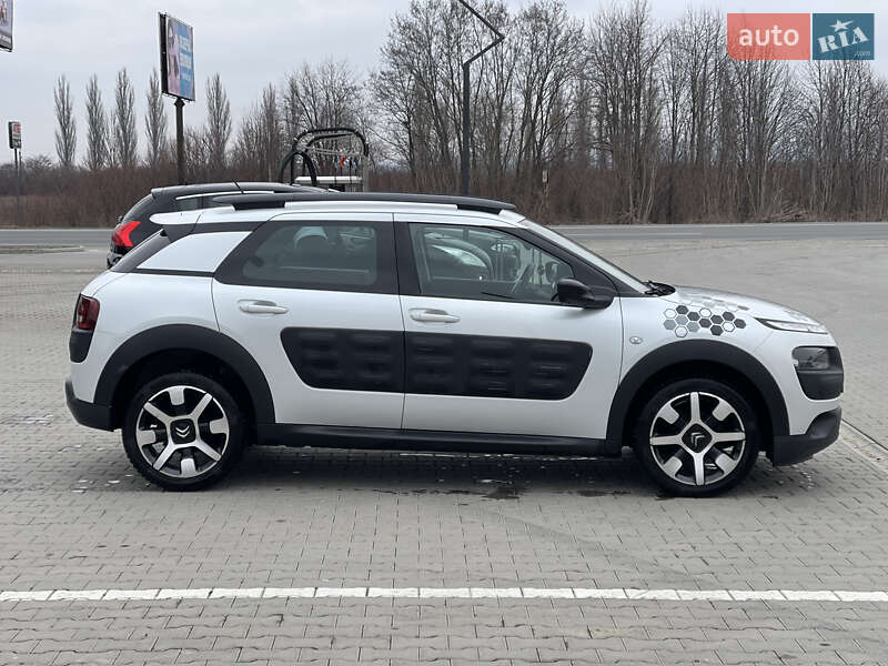 Внедорожник / Кроссовер Citroen C4 Cactus 2015 в Черновцах