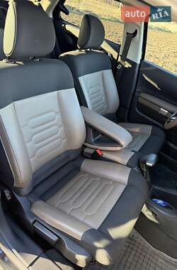 Внедорожник / Кроссовер Citroen C4 Cactus 2016 в 