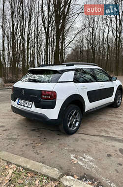 Внедорожник / Кроссовер Citroen C4 Cactus 2016 в 