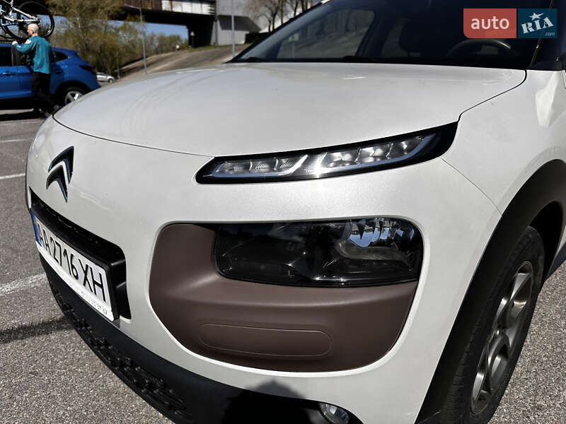 Внедорожник / Кроссовер Citroen C4 Cactus 2015 в Киеве