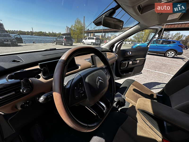 Внедорожник / Кроссовер Citroen C4 Cactus 2015 в Киеве