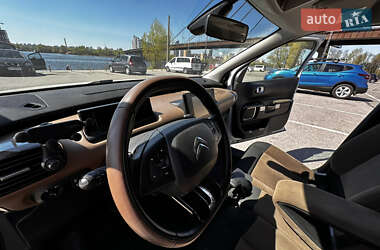 Внедорожник / Кроссовер Citroen C4 Cactus 2015 в 