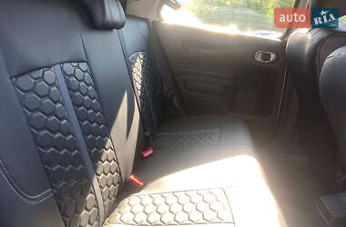 Внедорожник / Кроссовер Citroen C4 Cactus 2014 в 