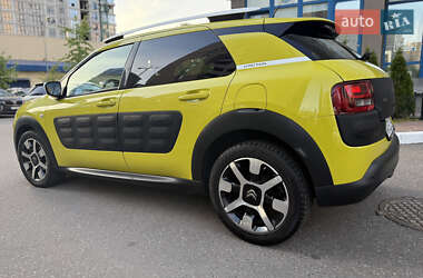 Позашляховик / Кросовер Citroen C4 Cactus 2016 в 