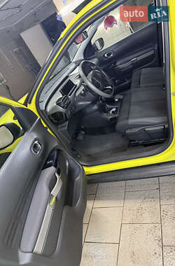 Позашляховик / Кросовер Citroen C4 Cactus 2016 в 