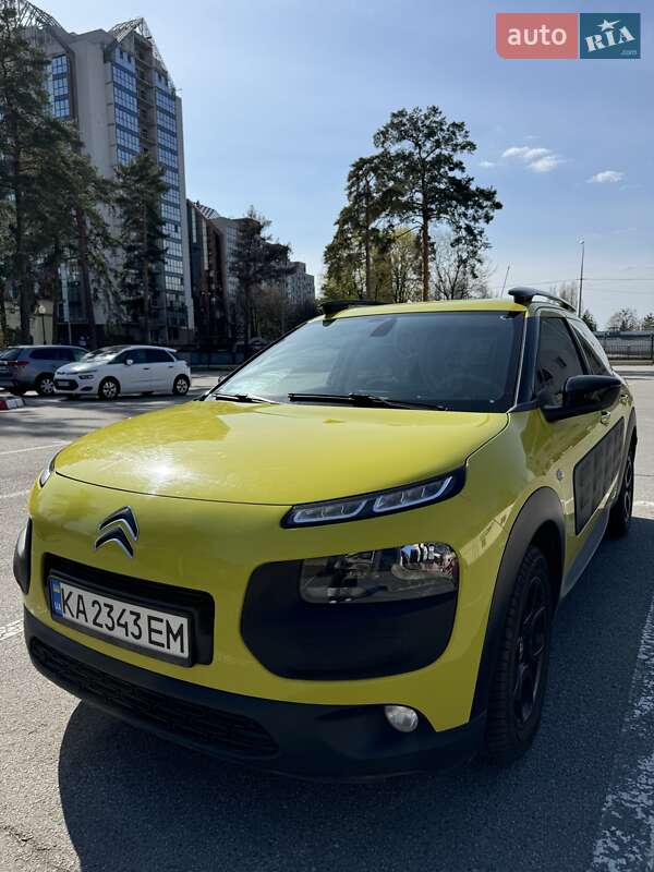 Внедорожник / Кроссовер Citroen C4 Cactus 2015 в 