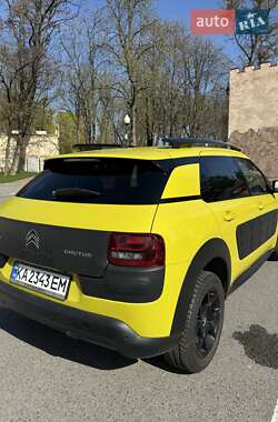 Внедорожник / Кроссовер Citroen C4 Cactus 2015 в 
