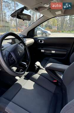 Внедорожник / Кроссовер Citroen C4 Cactus 2015 в 