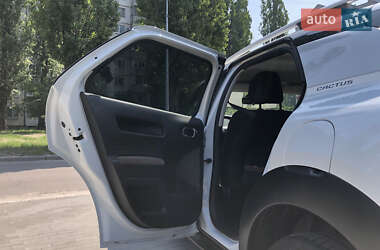 Внедорожник / Кроссовер Citroen C4 Cactus 2016 в 