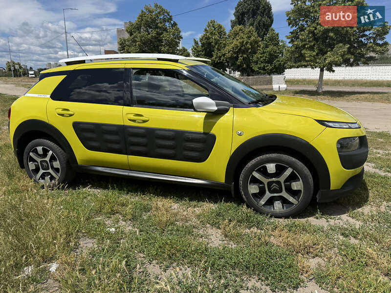 Внедорожник / Кроссовер Citroen C4 Cactus 2016 в Киеве