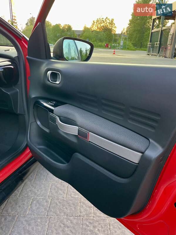 Внедорожник / Кроссовер Citroen C4 Cactus 2015 в Надворной