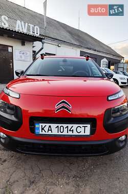 Внедорожник / Кроссовер Citroen C4 Cactus 2015 в 