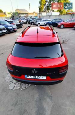 Внедорожник / Кроссовер Citroen C4 Cactus 2015 в 