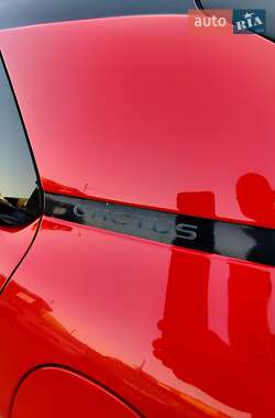 Внедорожник / Кроссовер Citroen C4 Cactus 2015 в 