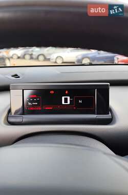 Внедорожник / Кроссовер Citroen C4 Cactus 2015 в 