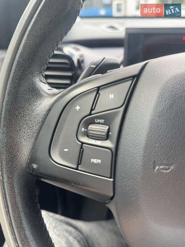 Внедорожник / Кроссовер Citroen C4 Cactus 2015 в Хмельницком