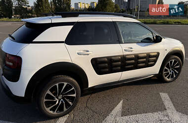 Внедорожник / Кроссовер Citroen C4 Cactus 2015 в 