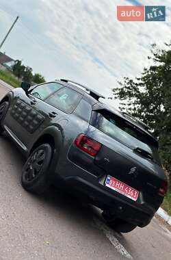Внедорожник / Кроссовер Citroen C4 Cactus 2016 в 