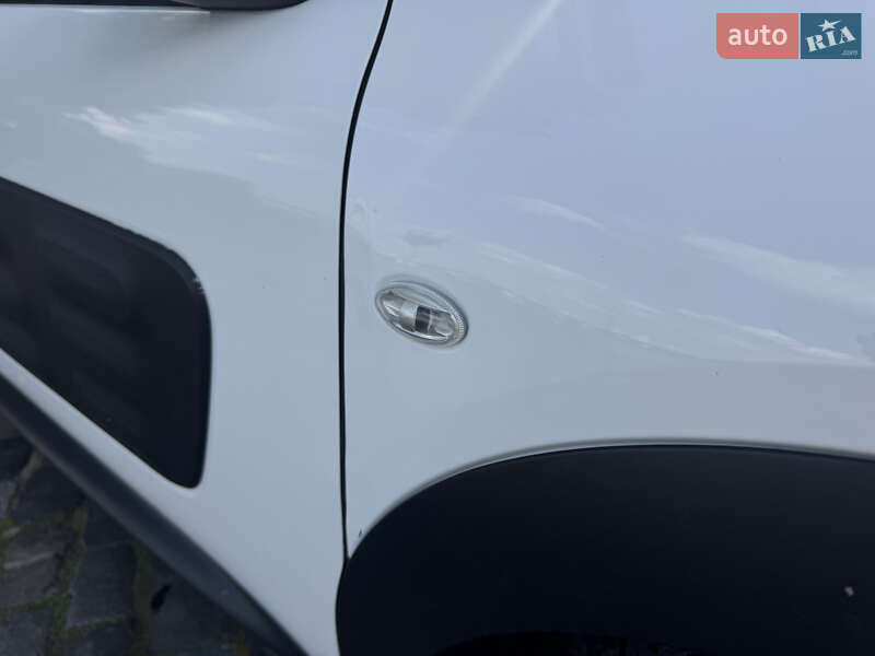 Внедорожник / Кроссовер Citroen C4 Cactus 2016 в Киеве