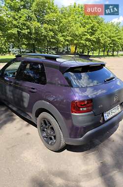 Внедорожник / Кроссовер Citroen C4 Cactus 2015 в 