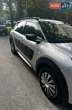 Внедорожник / Кроссовер Citroen C4 Cactus 2015 в 