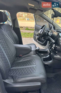 Внедорожник / Кроссовер Citroen C4 Cactus 2014 в 