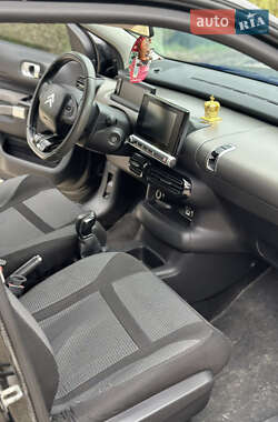 Внедорожник / Кроссовер Citroen C4 Cactus 2015 в 