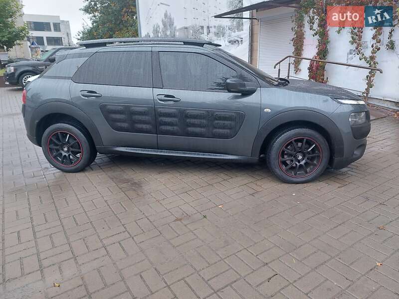 Внедорожник / Кроссовер Citroen C4 Cactus 2014 в Киеве