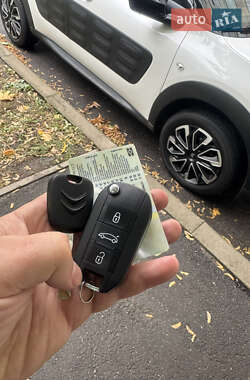 Внедорожник / Кроссовер Citroen C4 Cactus 2014 в 