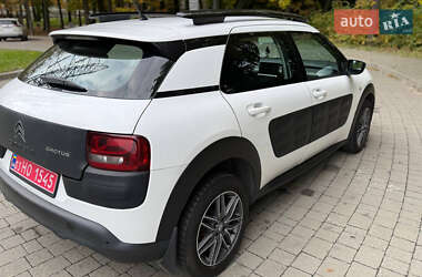Внедорожник / Кроссовер Citroen C4 Cactus 2015 в 
