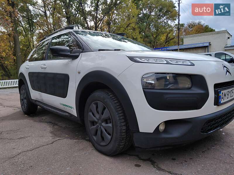 Позашляховик / Кросовер Citroen C4 Cactus 2015 в Житомирі