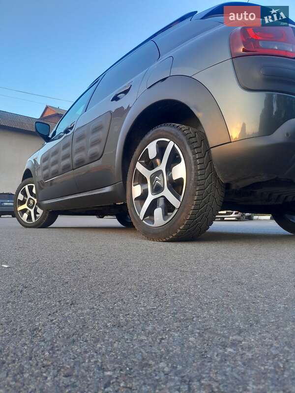 Внедорожник / Кроссовер Citroen C4 Cactus 2016 в Рогатине