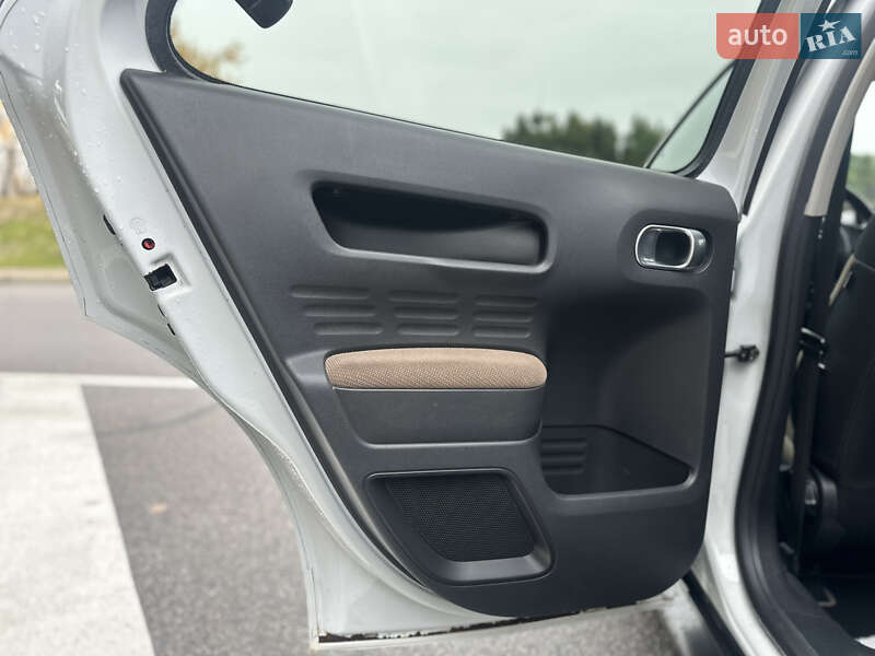 Позашляховик / Кросовер Citroen C4 Cactus 2017 в Києві