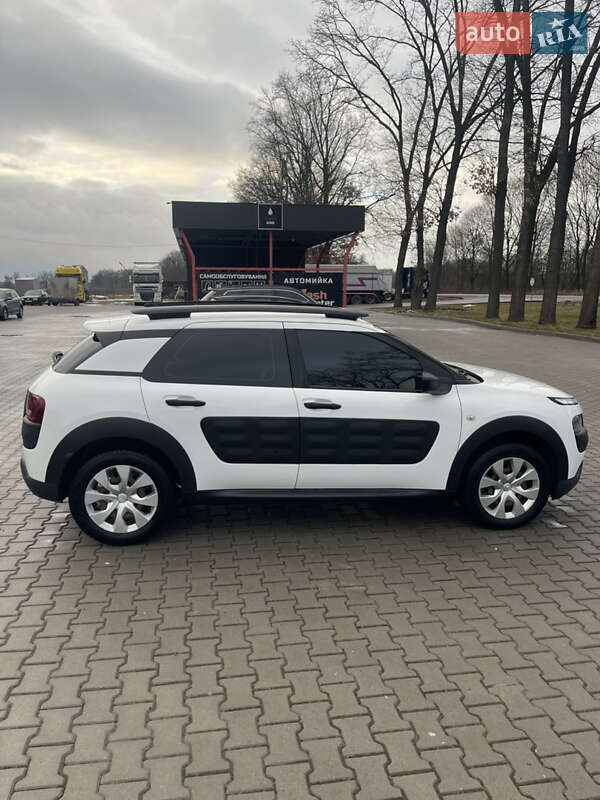 Внедорожник / Кроссовер Citroen C4 Cactus 2017 в Черновцах